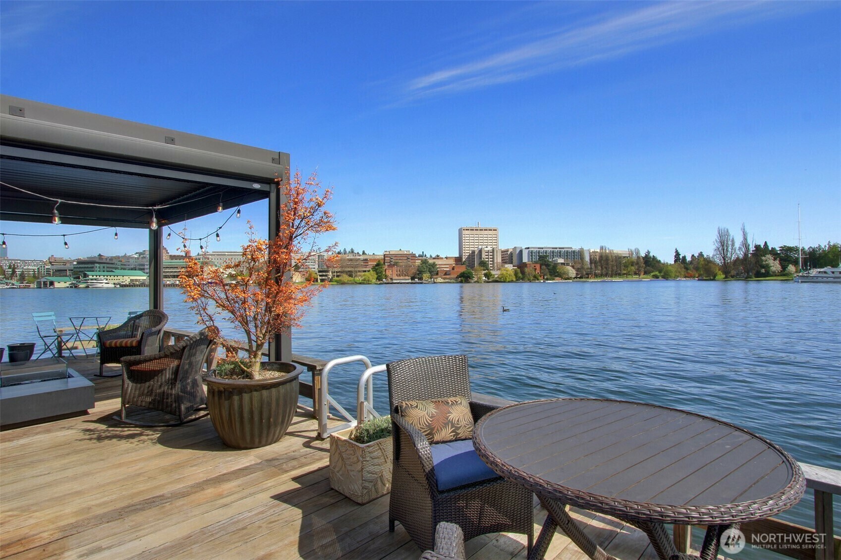 Property Photo: 2822 Boyer Avenue E 11 WA 98102