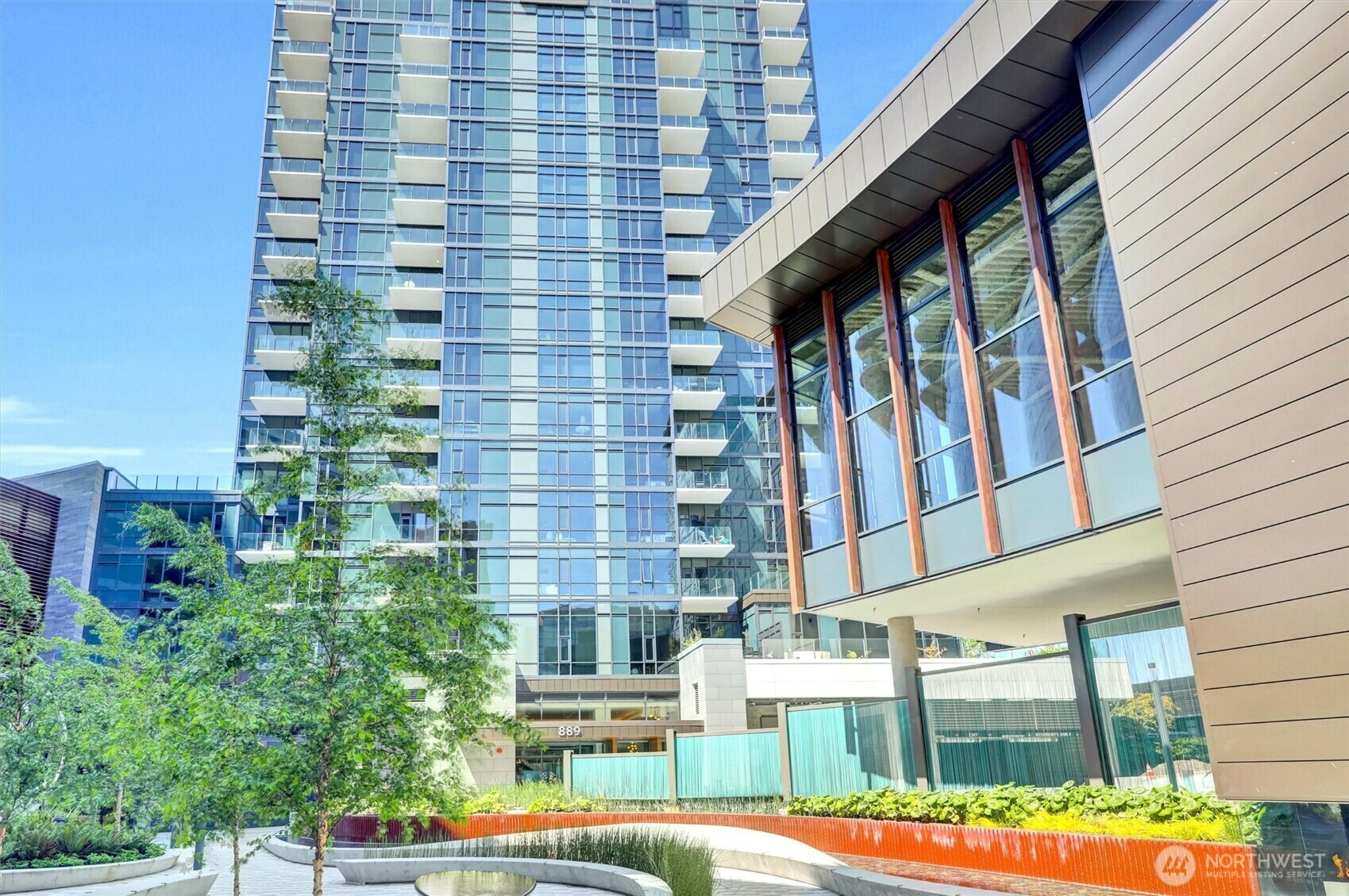 Property Photo:  889  Avenue Square (103rd) Avenue NE 909  WA 98004 