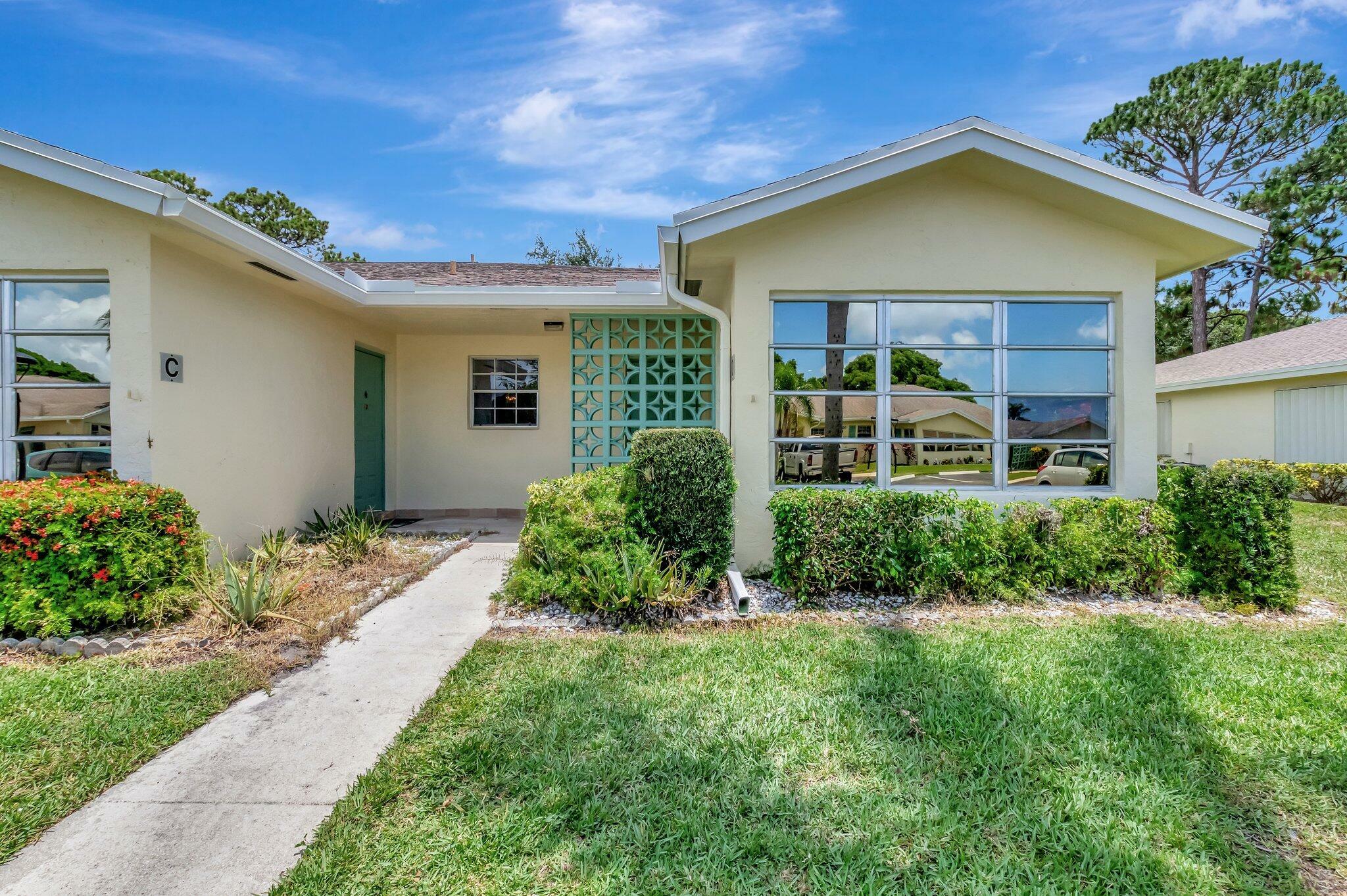 Property Photo: 5073 Lakefront Boulevard FL 33484