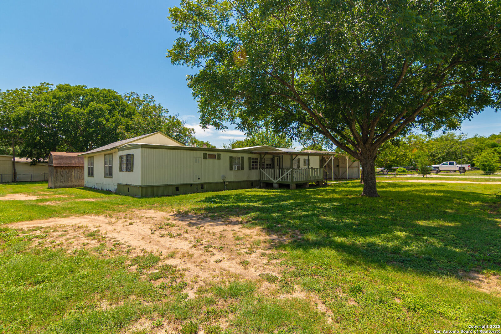 Property Photo:  124 Arthur  TX 78123 