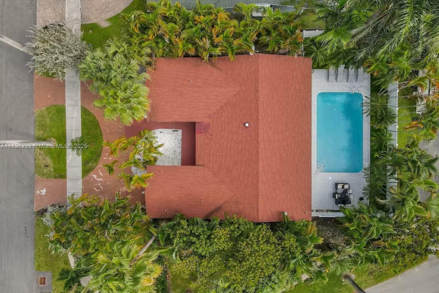 Property Photo: 1244 Garfield St FL 33019