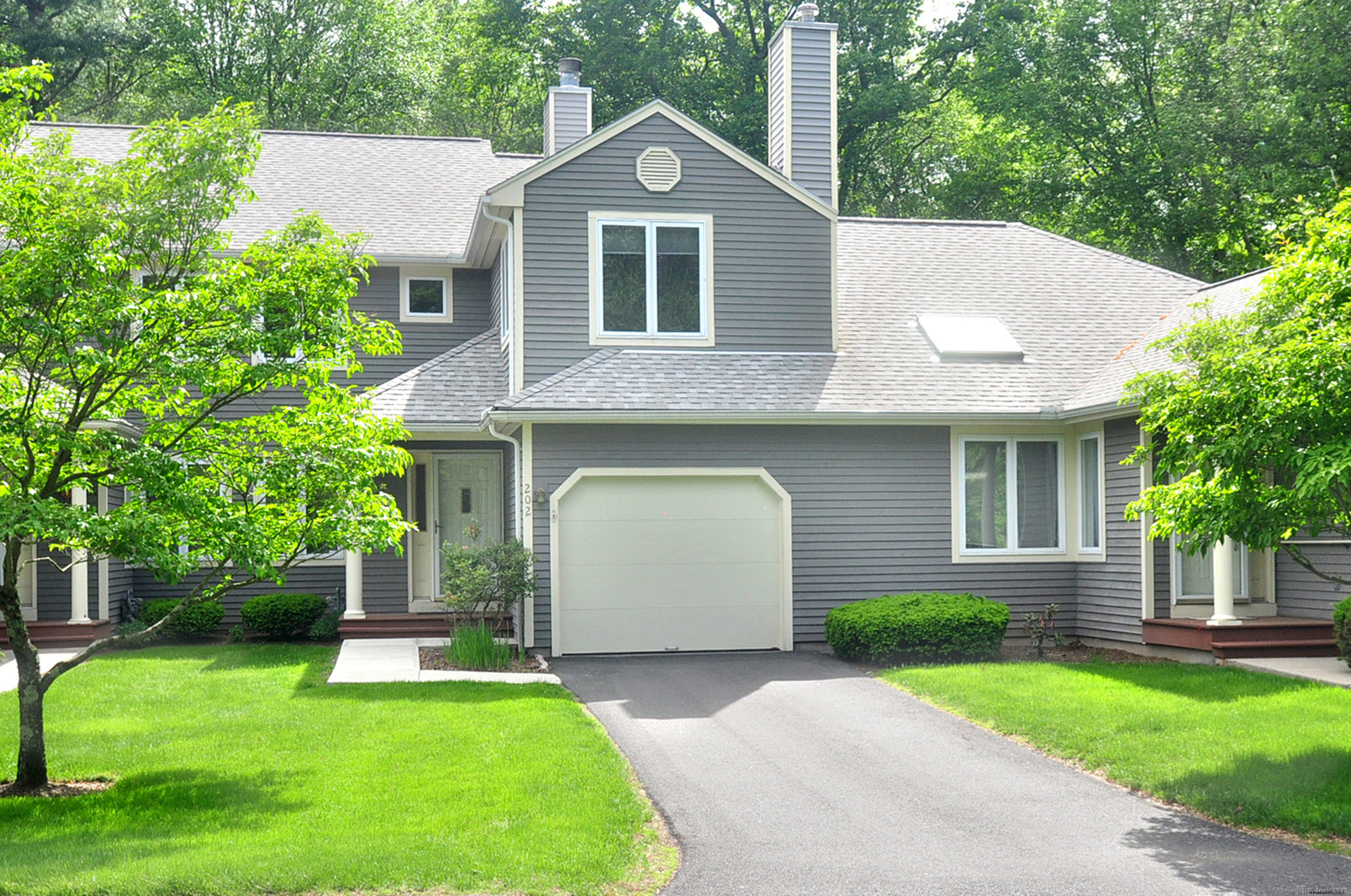 Property Photo:  202 Castlewood Drive 202  CT 06002 