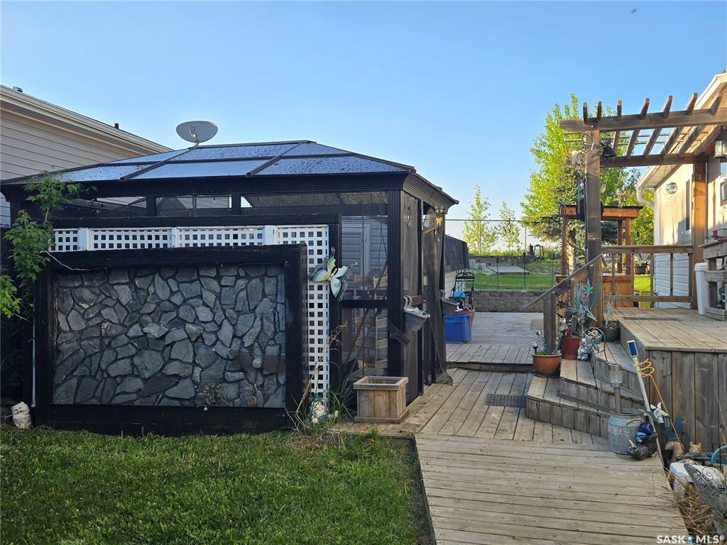 Property Photo: 41 Crystal Drive SK S4L 1B4