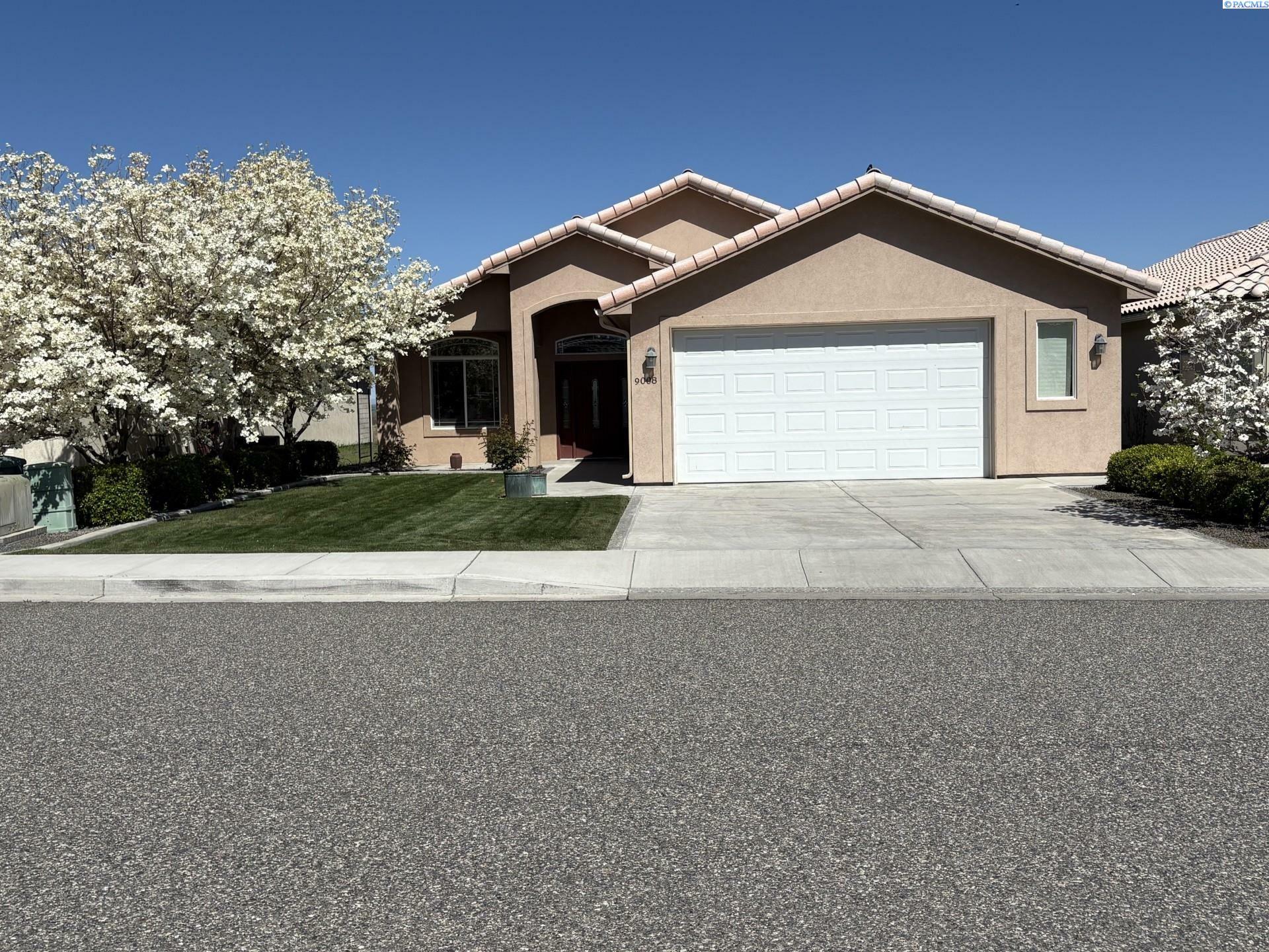 Property Photo: 9008 W Skagit Ave WA 99336
