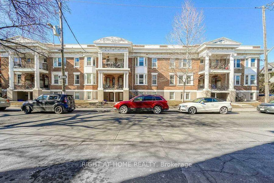 Property Photo:  1317 King Street W 1  ON M6K 2N4 