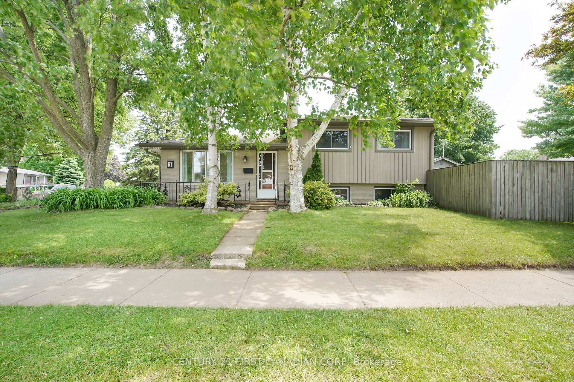 1 Buchan Road  London East ON N5V 1K9 photo