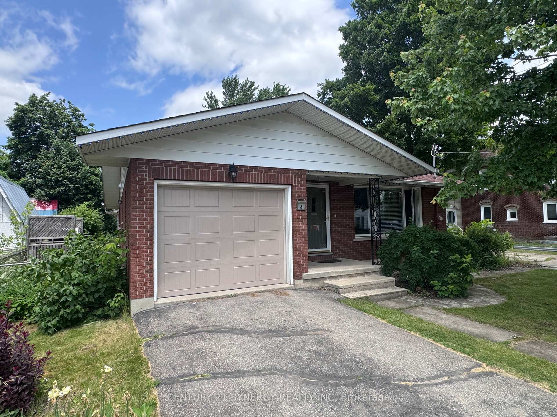 Property Photo: 6 Strathcona Street ON K7A 1V5