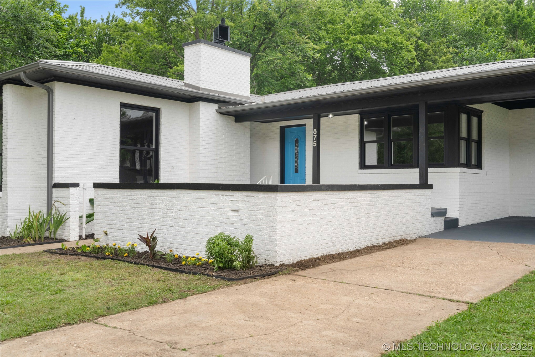 Property Photo: 575 N 7th Street OK 74401