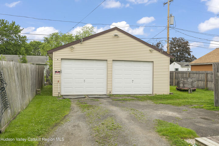 Property Photo:  321 Lincoln  NY 12534 