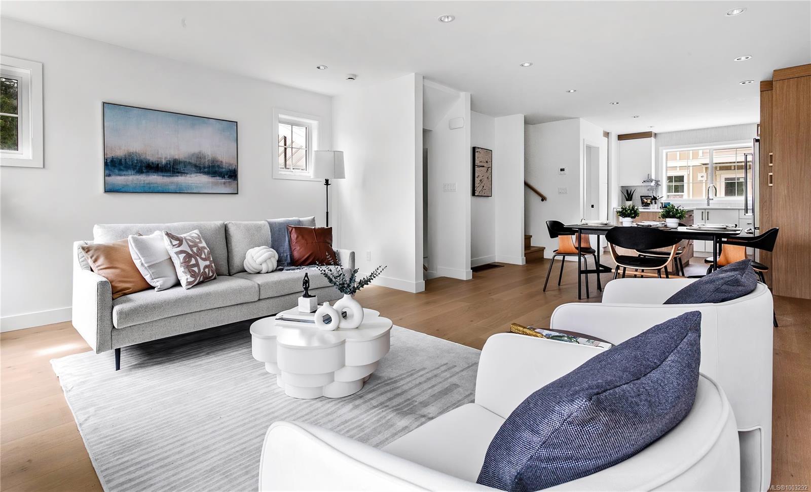 Property Photo: 3907 Cedar Hill Rd Unit 4 BC V8P 3Z8