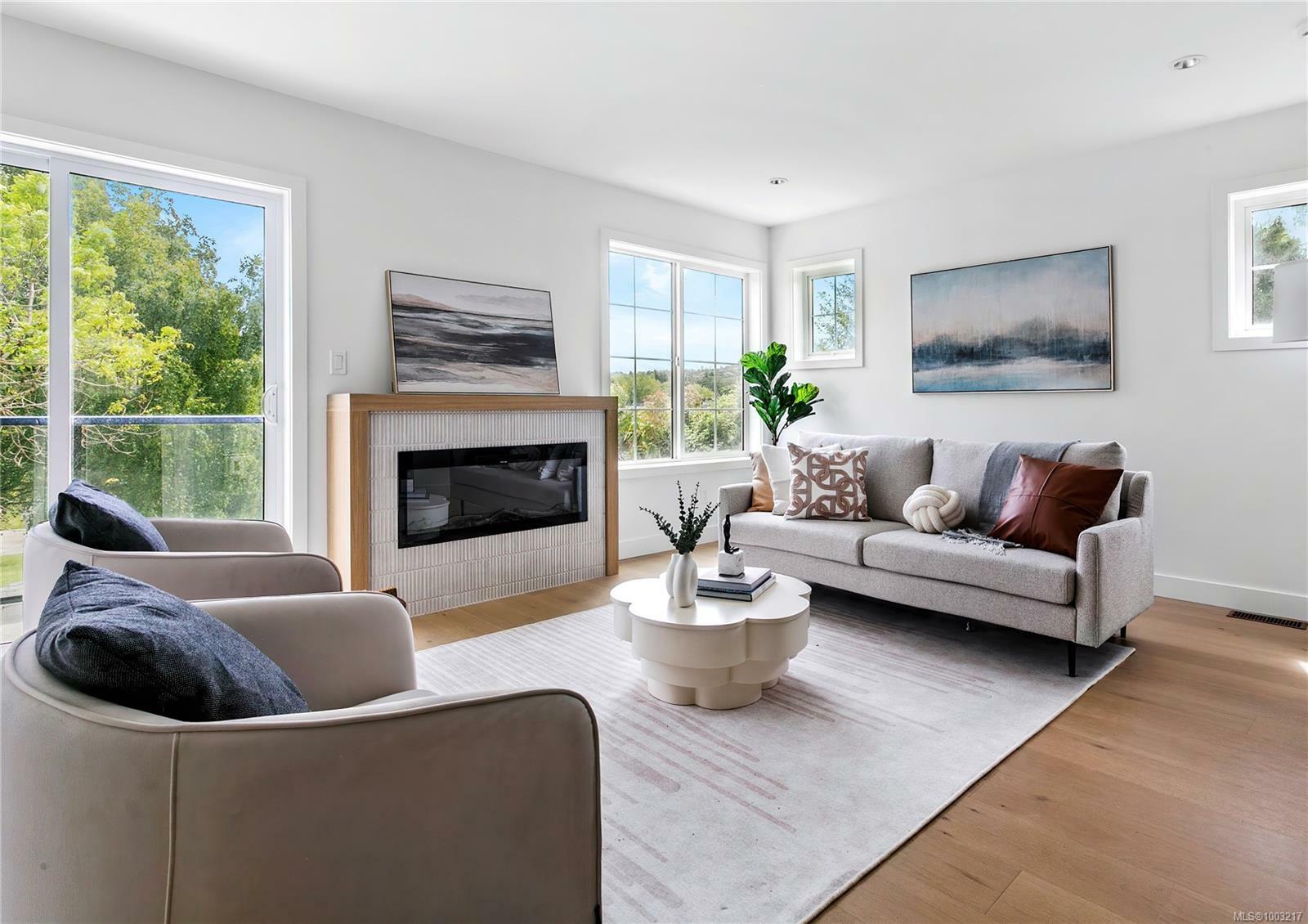 Property Photo: 3907 Cedar Hill Rd Unit 3 BC V8P 3Z8
