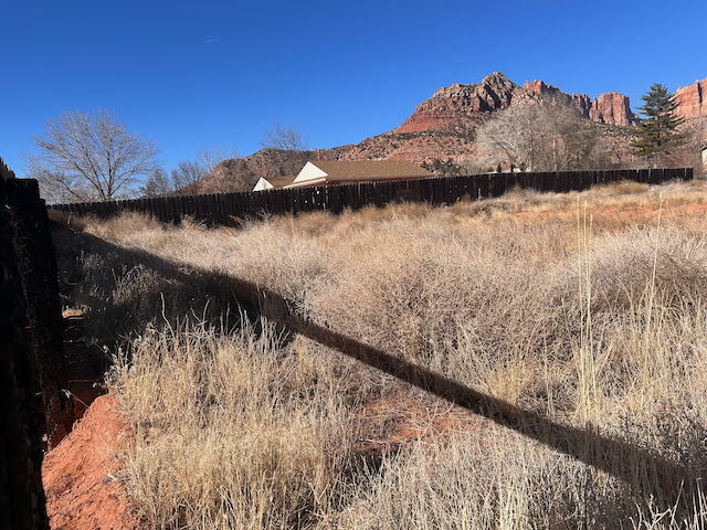 Property Photo: 760 N Hildale St UT 84784