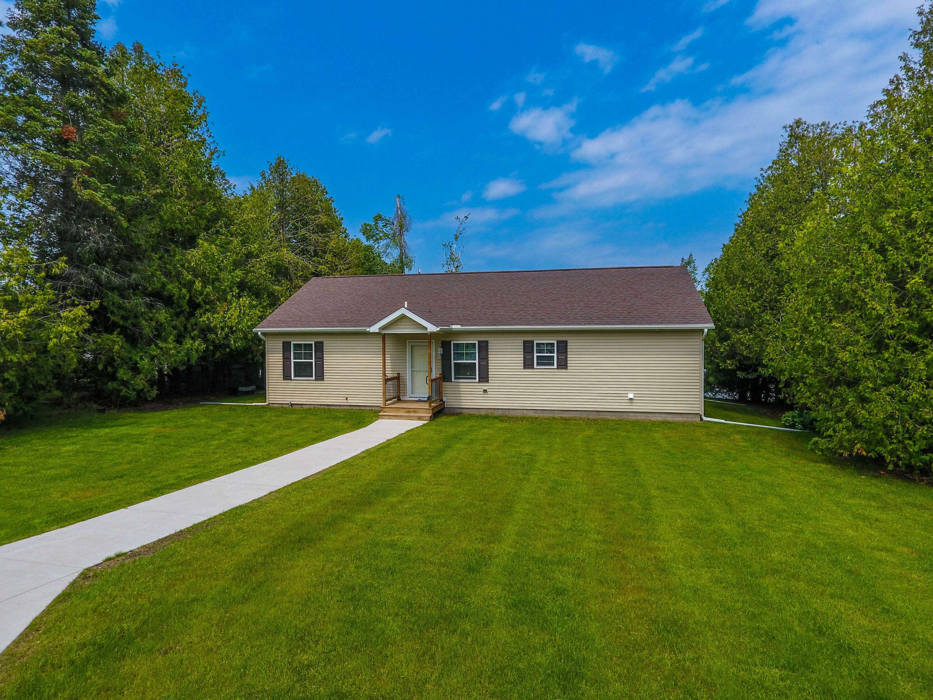 Property Photo:  1817 Lindburgh Lane  MI 49721 