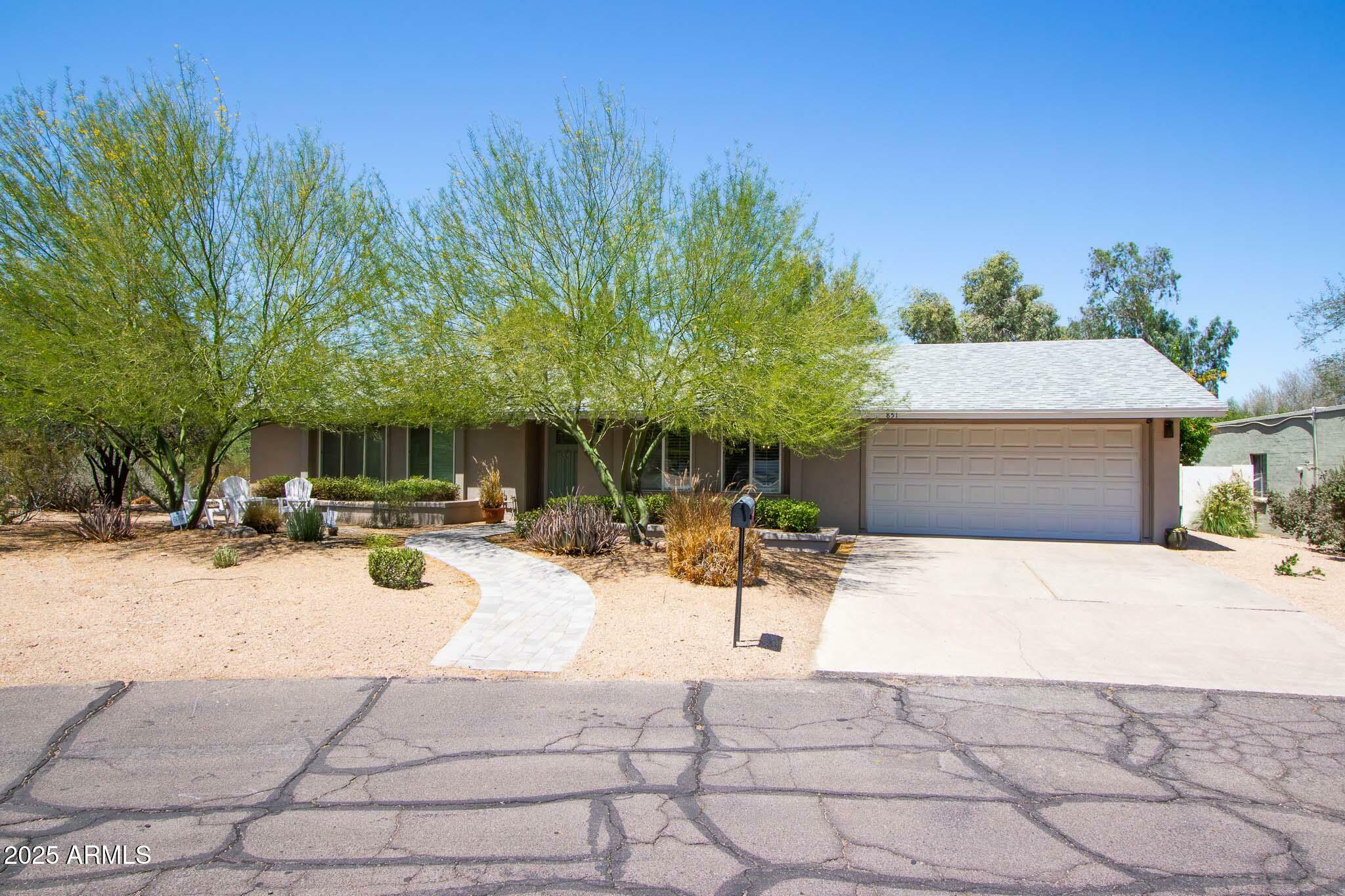 Property Photo: 851 E Village Circle Drive N AZ 85022