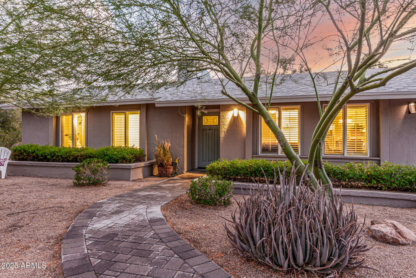 Property Photo: 851 E Village Circle Drive N AZ 85022
