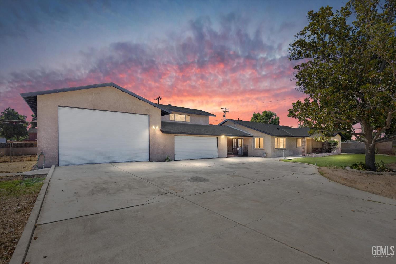 Property Photo:  6531 Almond Drive  CA 93308 