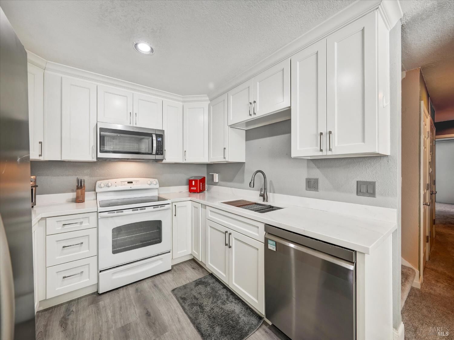 Property Photo: 1158 Hartford Place CA 94534