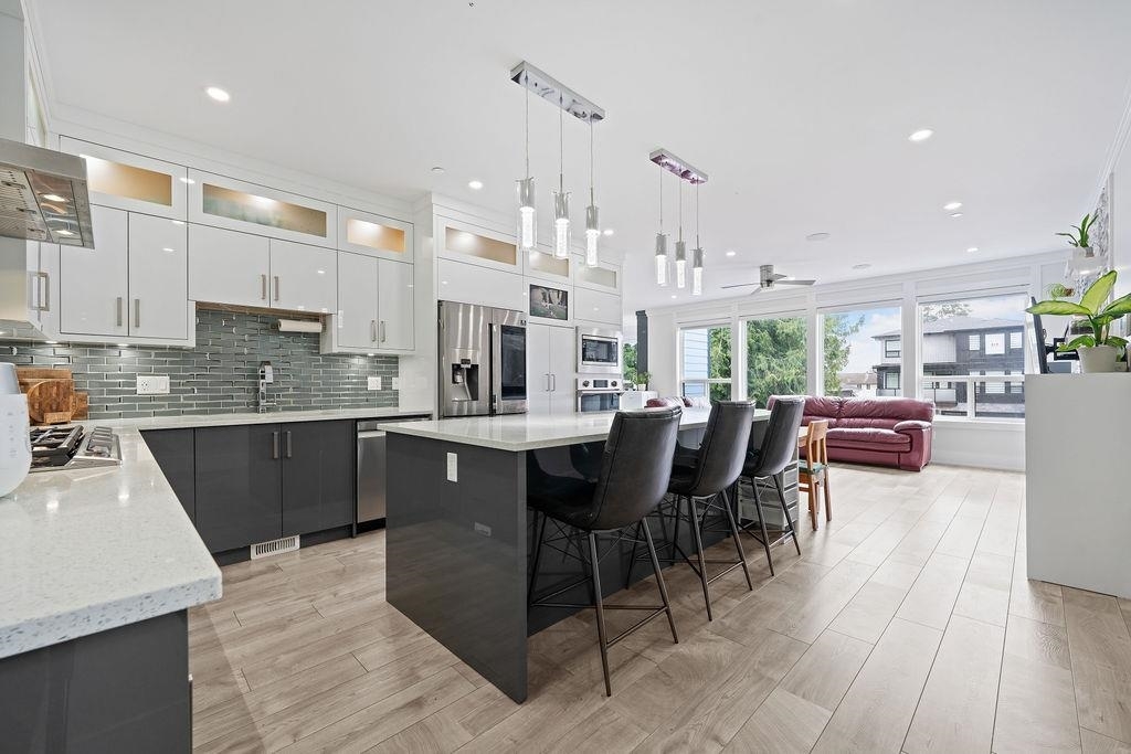 23079 Cliff Avenue  Maple Ridge BC V2X 3L9 photo