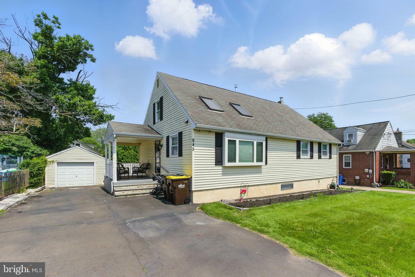 Property Photo: 945 Walnut Avenue PA 19020