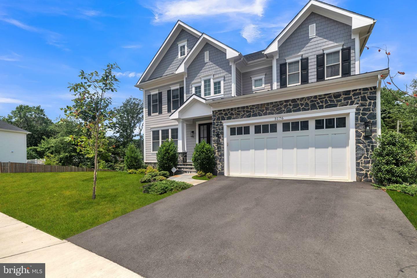 Property Photo: 3176 Pond Mist Way VA 20171