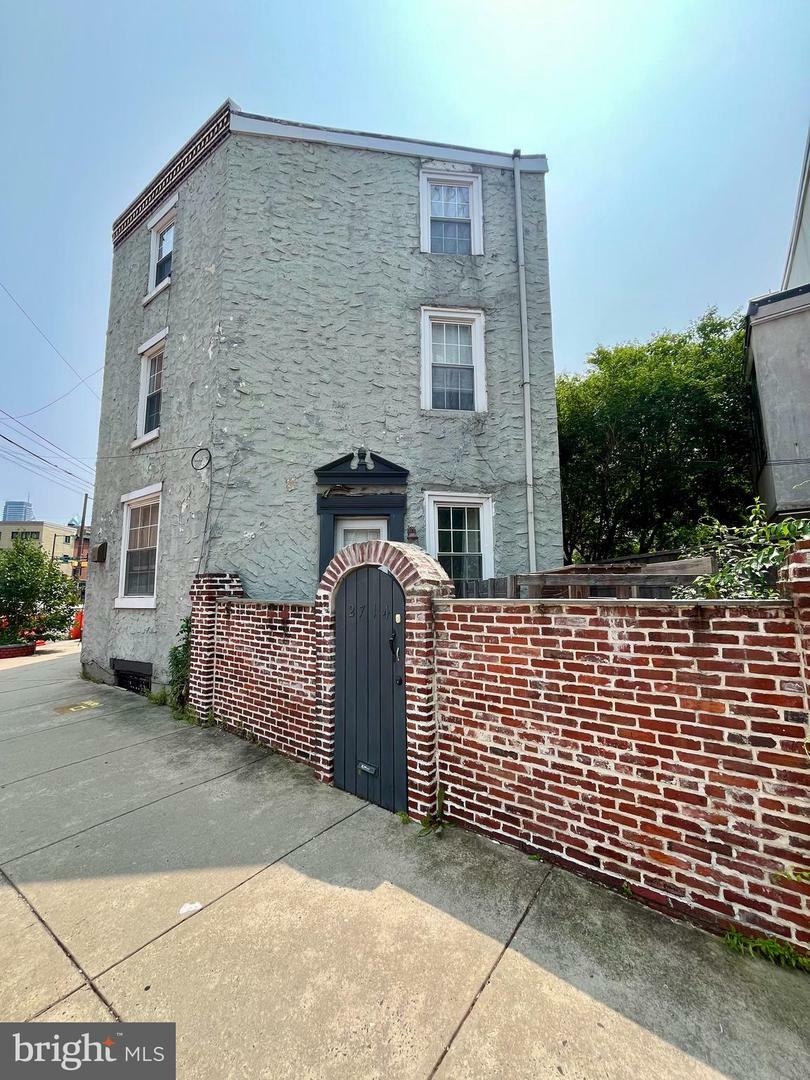 Property Photo: 2700 South Street 14 2714 PA 19146