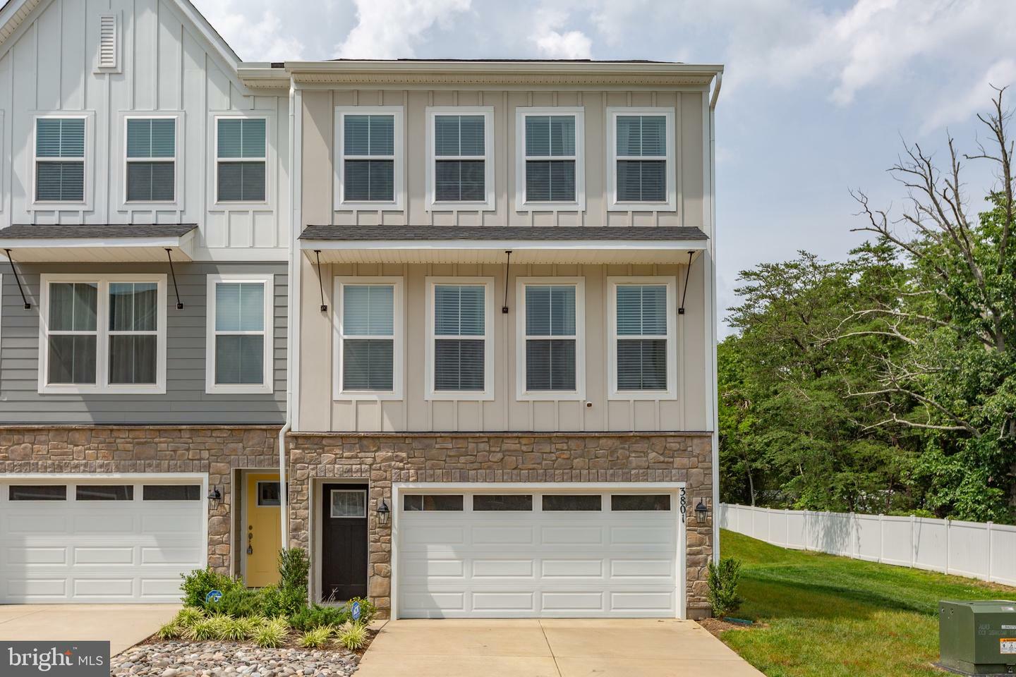 Property Photo: 3801 Drayton Court VA 22408