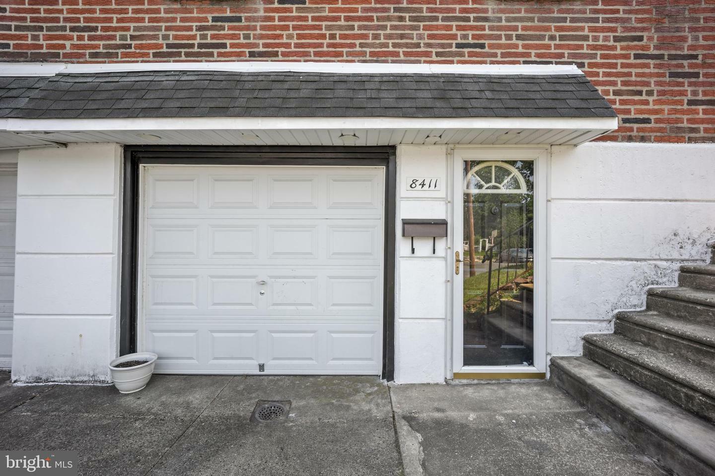 Property Photo: 8411 Strahle Terrace PA 19111