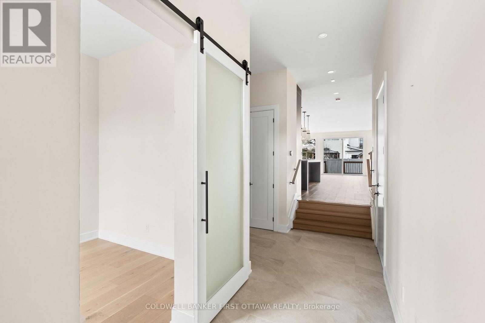 Property Photo: 507 Edison Avenue ON K2A 1V3