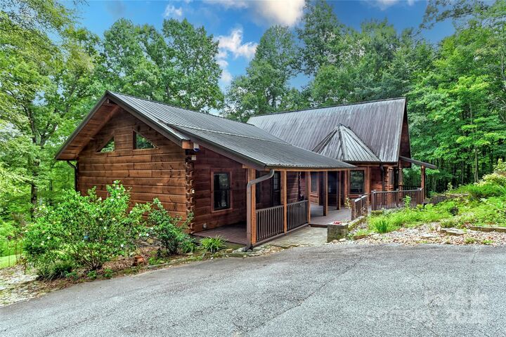 Property Photo: 720 Potneck Road NC 28147