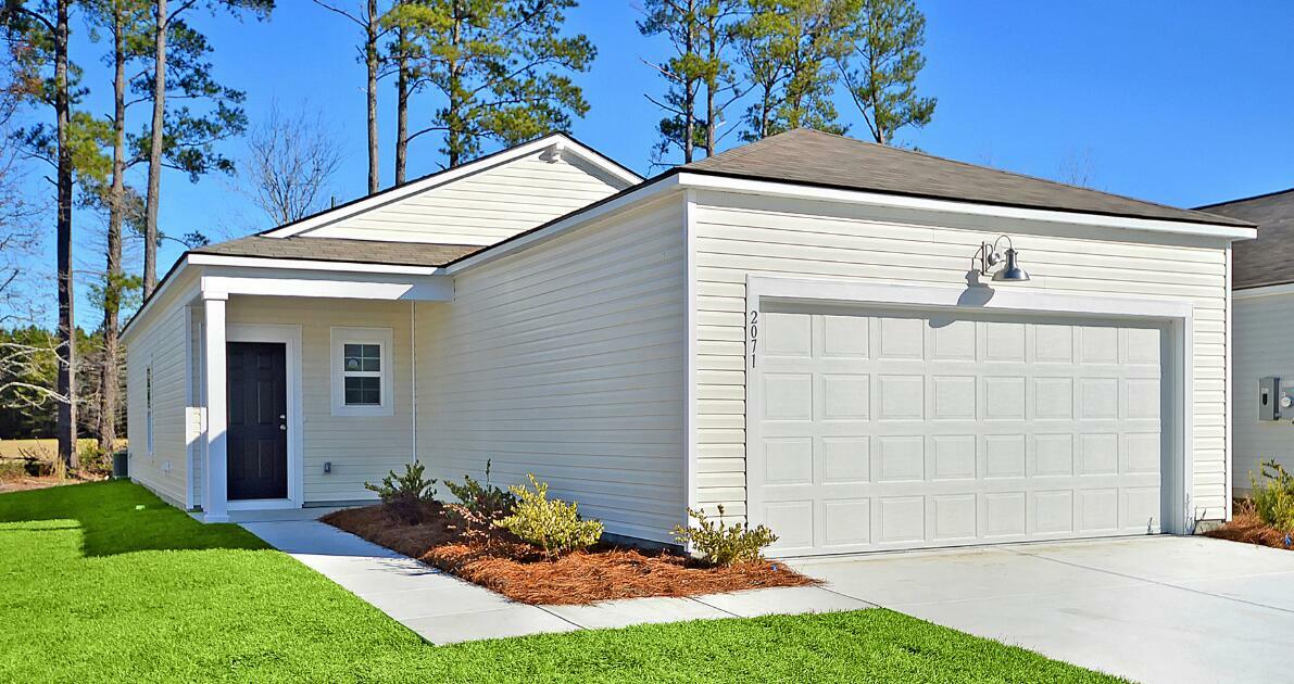 Property Photo: 504 Kitsap Court SC 29486