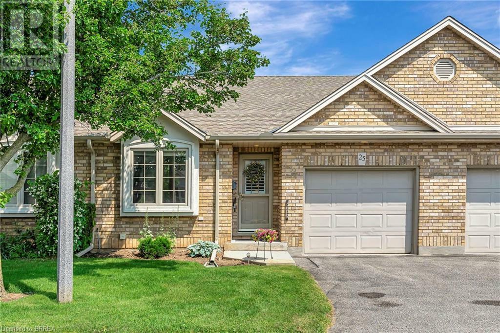 Photo de la propriété: 25 Cobden Court 25 ON N3R 8B5