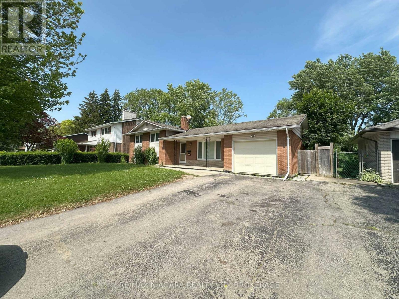 Property Photo: 182 Willson Road Main ON L3C 2T6
