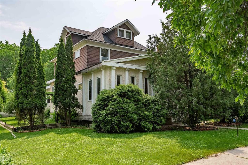 136 Monck Avenue  Winnipeg MB R2H 1X2 photo