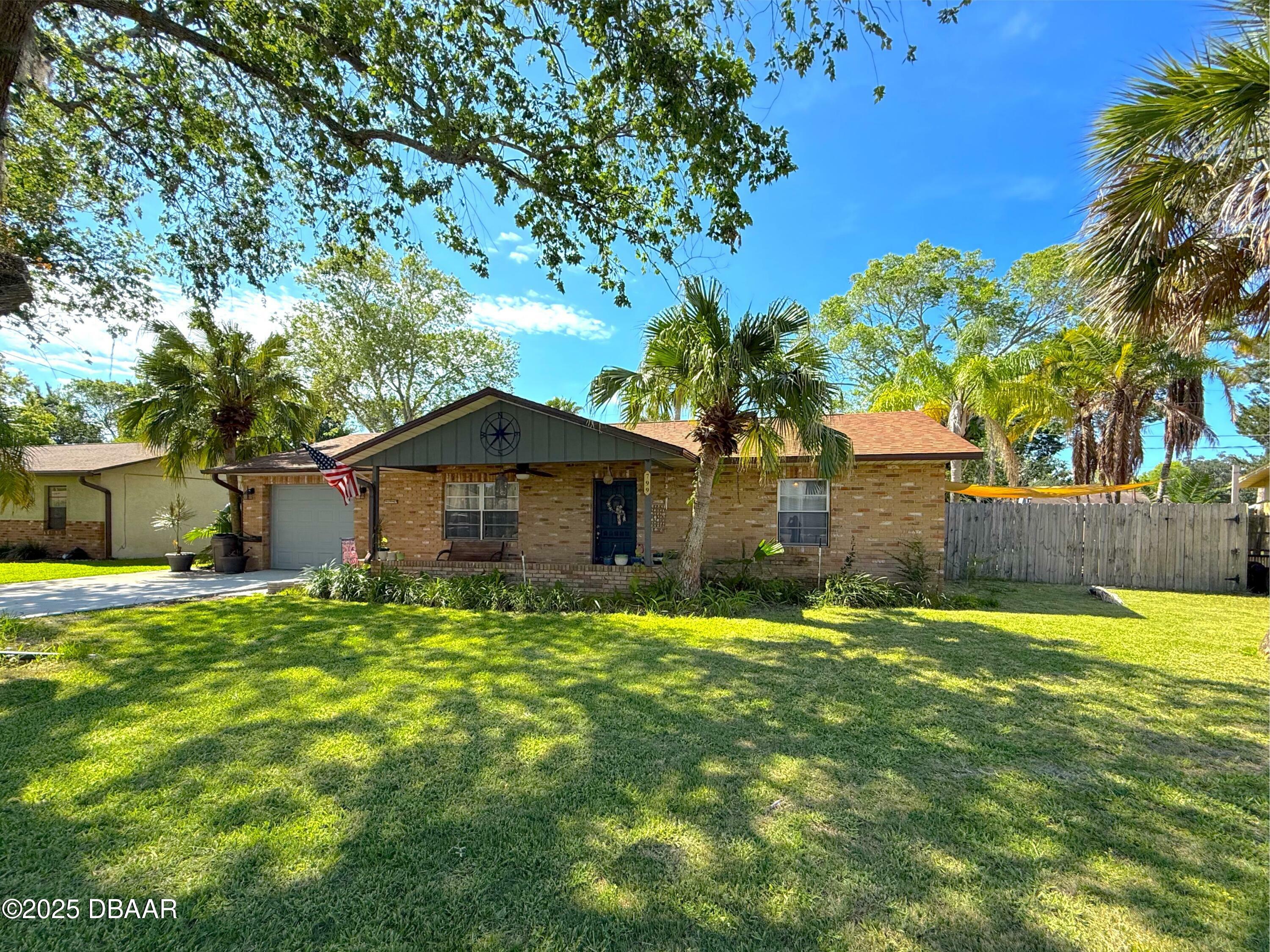 Property Photo: 799 Aspen Drive FL 32119