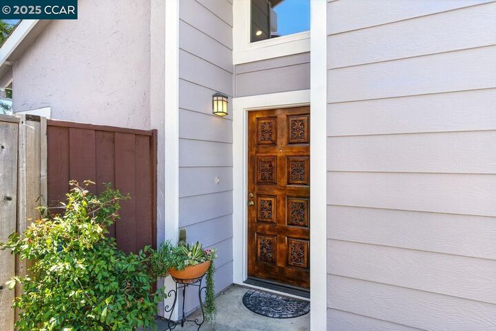 Property Photo: 317 Lake Dale Court CA 94553