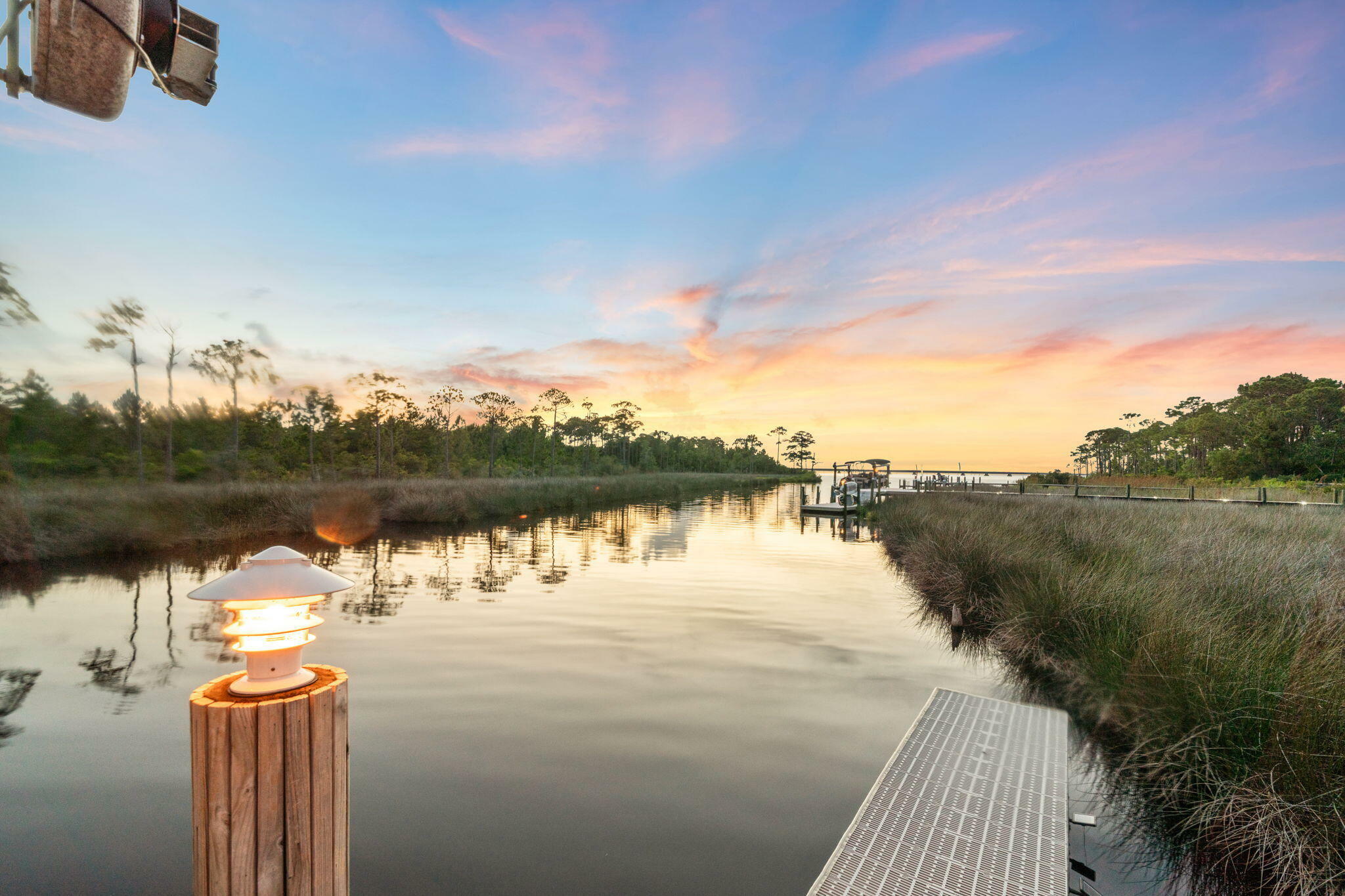 Property Photo: 444 Captains Circle FL 32541