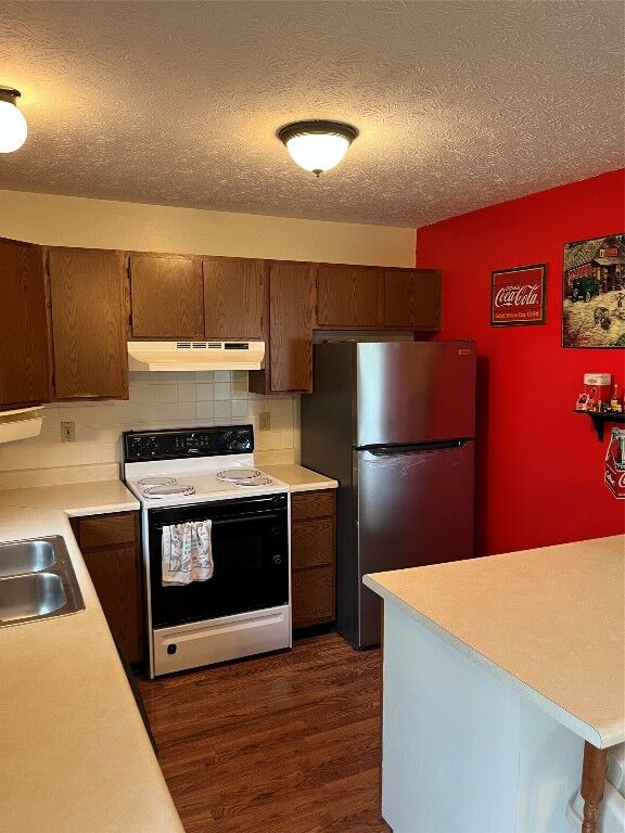 Property Photo: 6915 Snodgrass Road PA 16134
