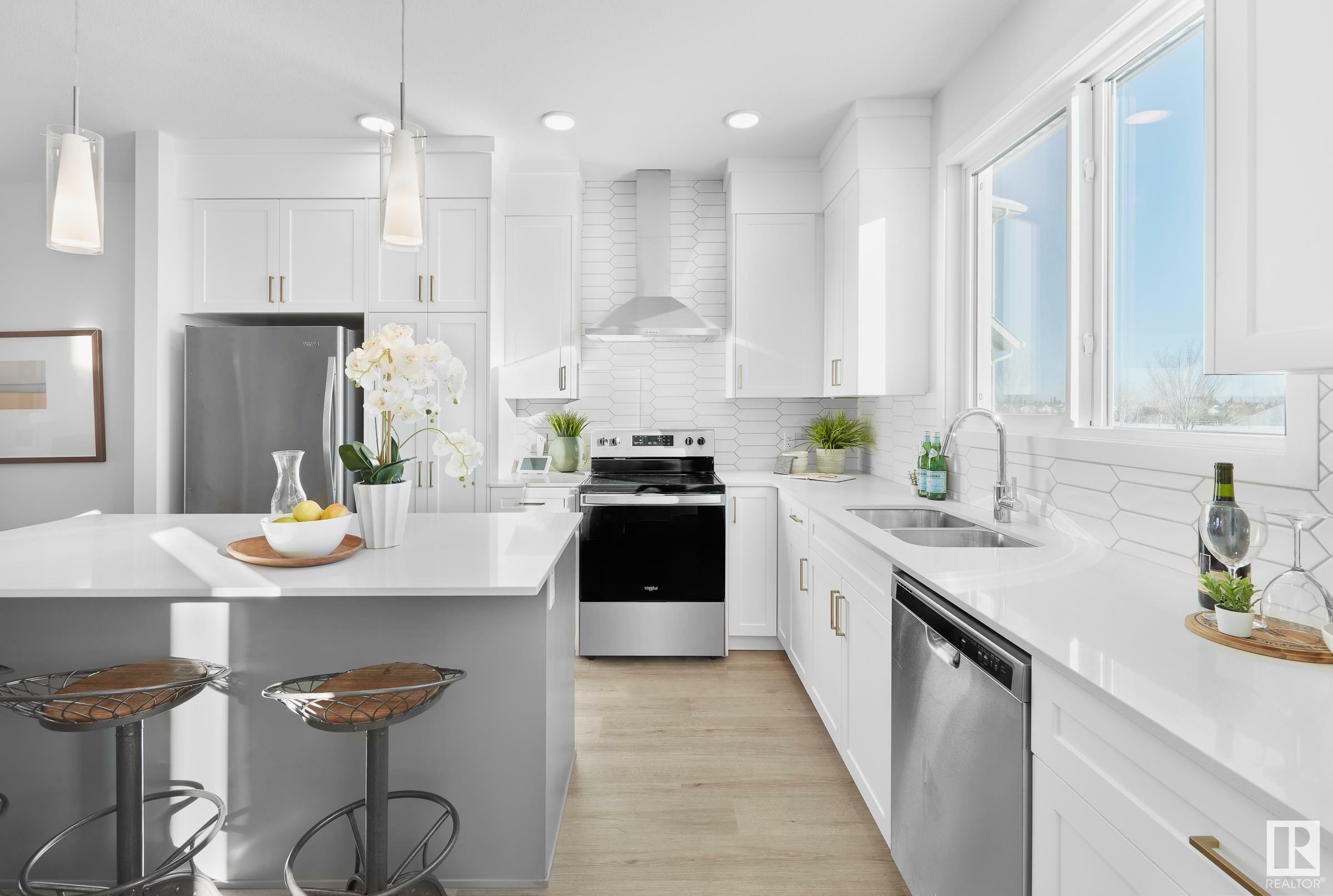 Property Photo: 1306 Podersky Wynd SW AB T6W 5E4