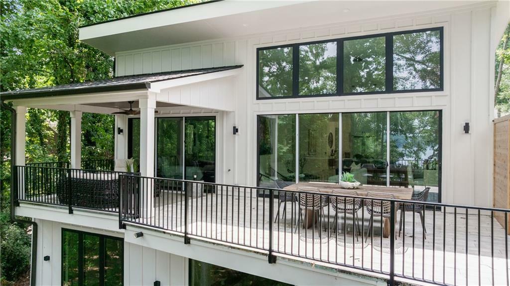 Property Photo: 6178 Lake Lanier Height Road GA 30518
