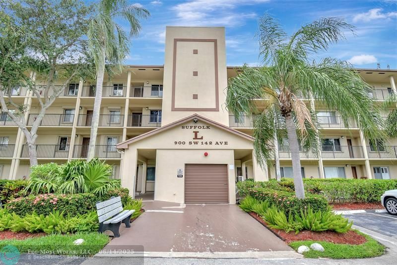 900 SW 142nd Ave 402  Pembroke Pines FL 33027 photo