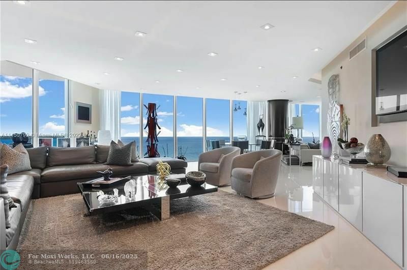 2711 S Ocean Dr 2902  Hollywood FL 33019 photo