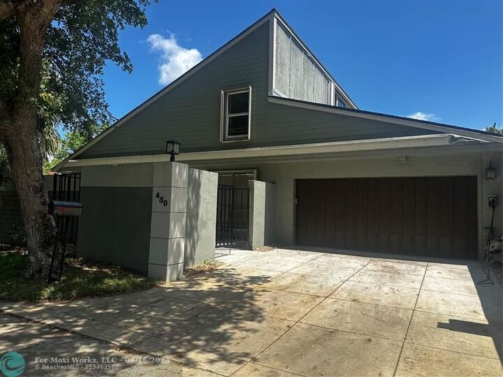 Property Photo: 450 NW 79th Ave FL 33324