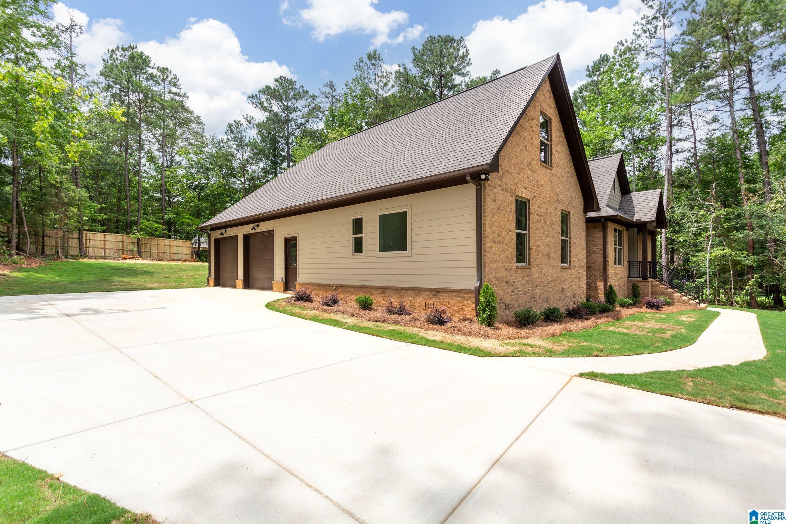 Property Photo: 435 Eagle Pointe Drive AL 35128