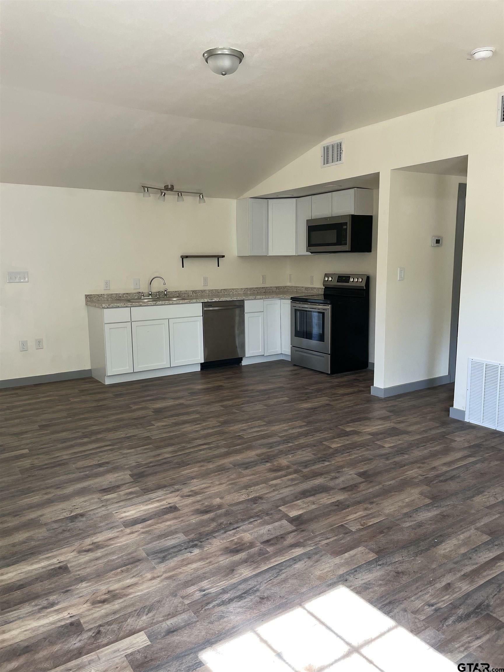 Property Photo: 929 Holbrook St. TX 75457