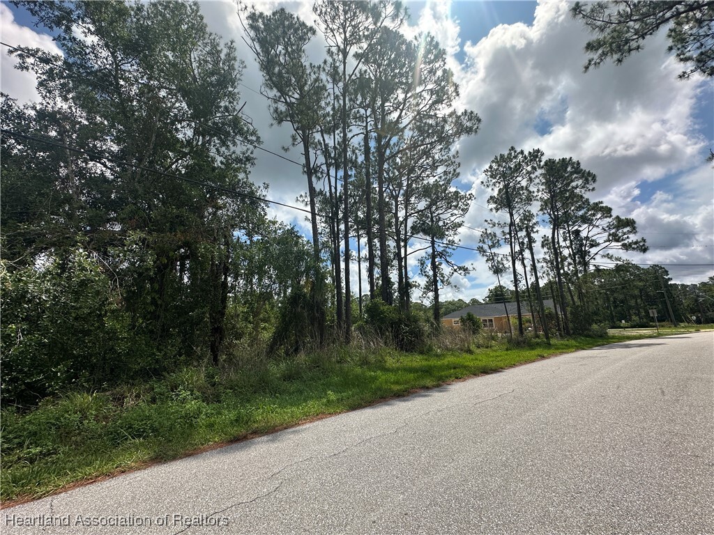 Property Photo: 1710 Stream Avenue FL 33875
