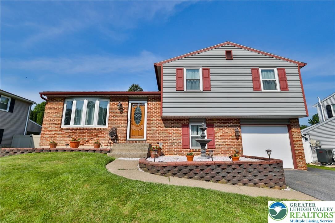 Property Photo: 2927 Santee Road PA 18020