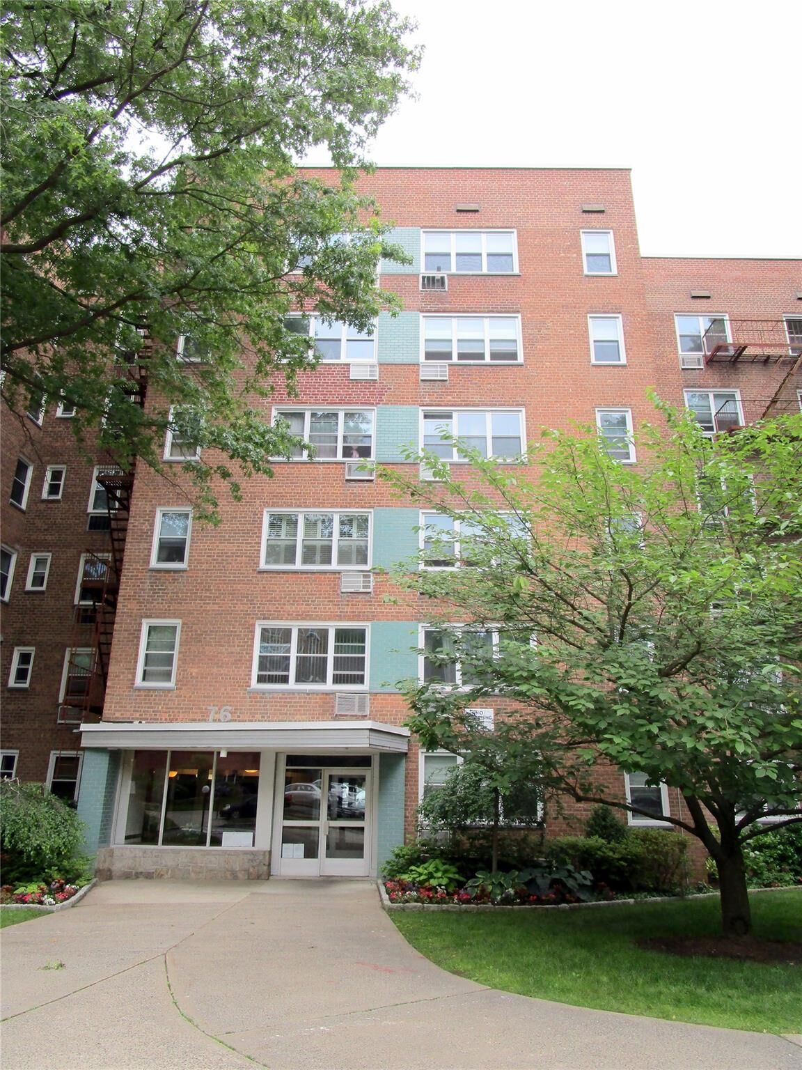 Property Photo:  76 Dehaven Drive 6B  NY 10703 