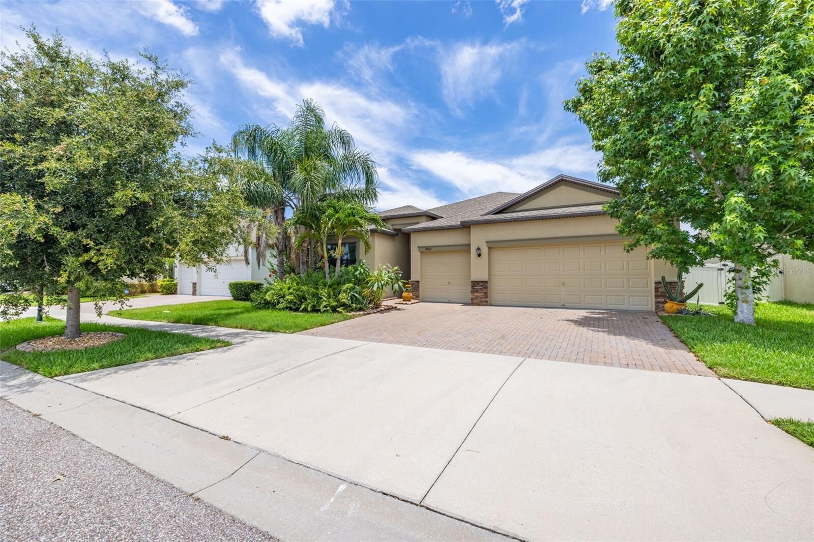 Property Photo: 9860 Smarty Jones Drive FL 33573