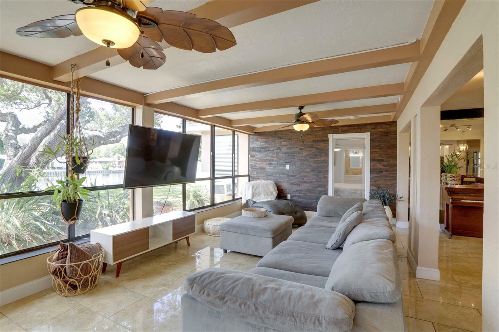 Property Photo: 10730 52nd Avenue N FL 33708
