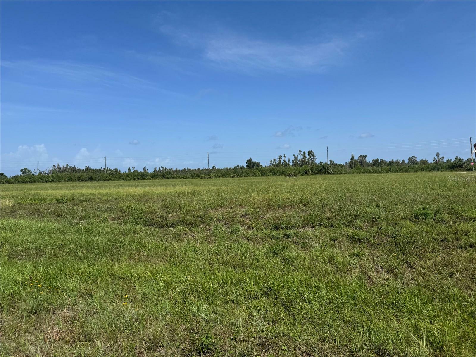 Property Photo: 4 Croton Court FL 33946